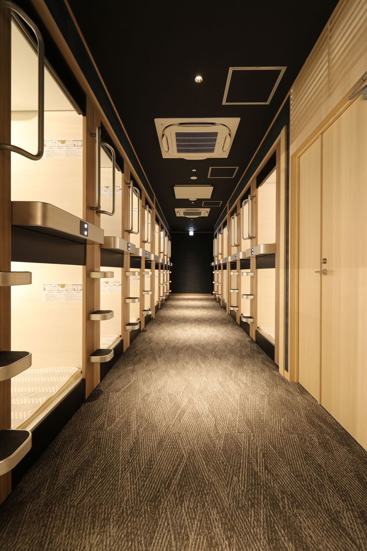 Cabin & Capsule Hotel J-Ship Osaka Namba Exterior photo