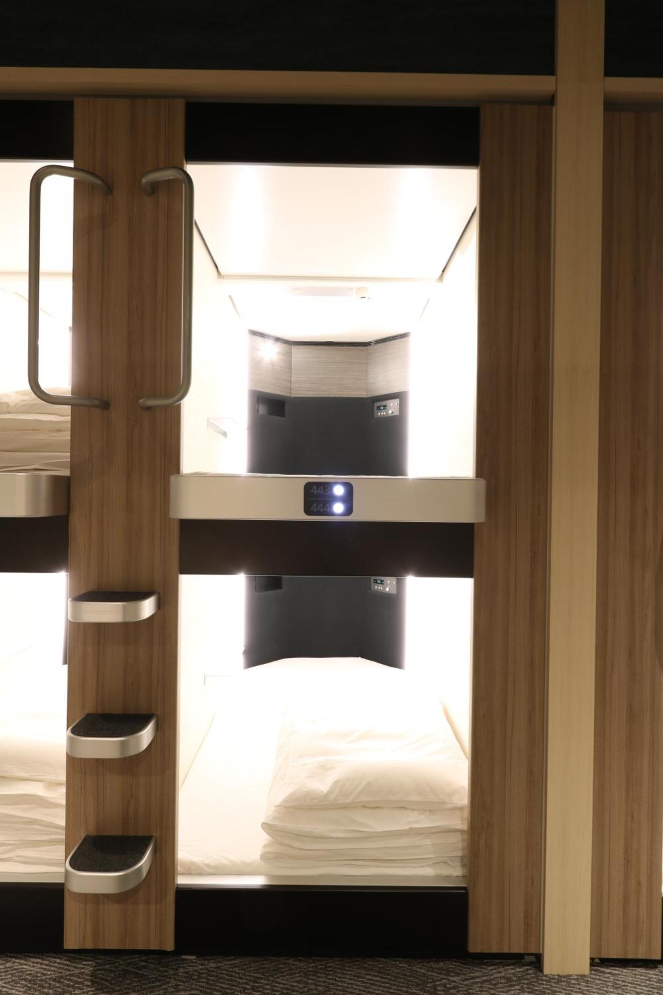 Cabin & Capsule Hotel J-Ship Osaka Namba Exterior photo