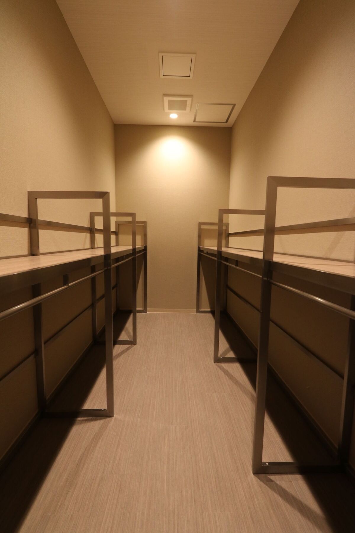 Cabin & Capsule Hotel J-Ship Osaka Namba Exterior photo