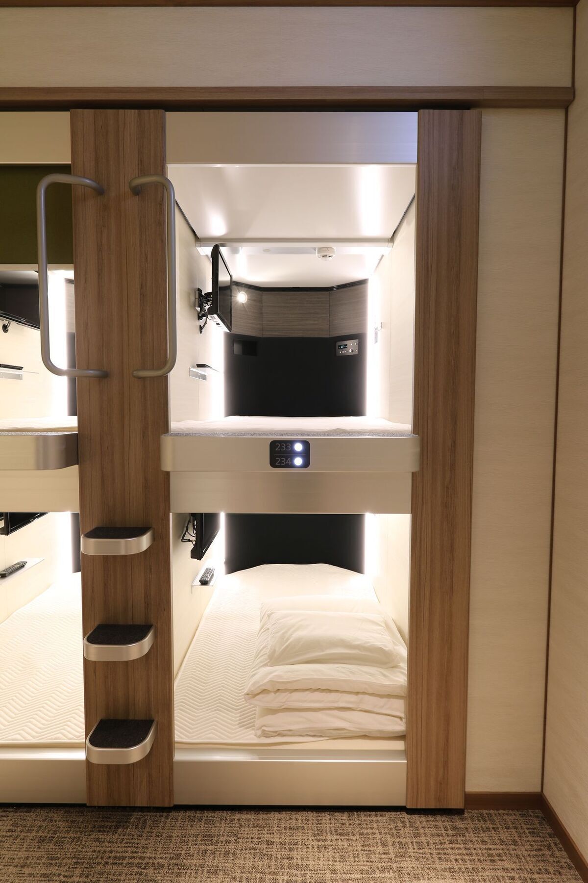 Cabin & Capsule Hotel J-Ship Osaka Namba Exterior photo