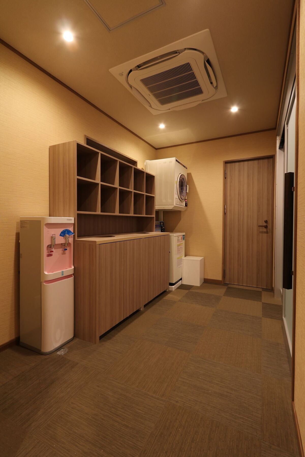 Cabin & Capsule Hotel J-Ship Osaka Namba Exterior photo